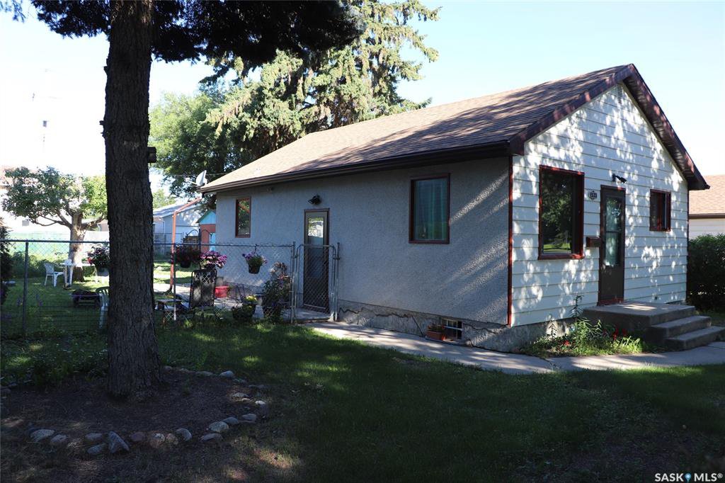 Main Photo: 1533 E Avenue North in Saskatoon: Mayfair Residential for sale : MLS®# SK818866