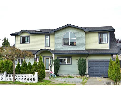 Main Photo: 82 Bay St in VICTORIA: VW Victoria West House for sale (Victoria West) : MLS®# 712829