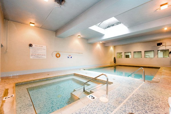 Swimming Pool Hot Tub