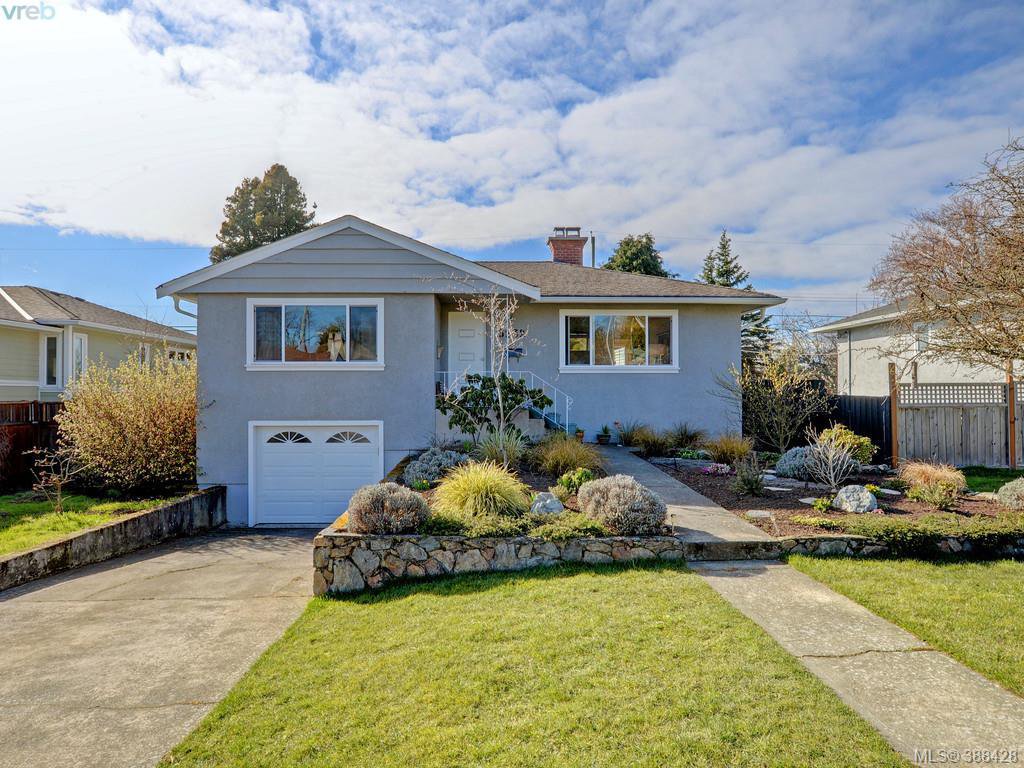 Main Photo: 3232 Frechette St in VICTORIA: SE Camosun House for sale (Saanich East) : MLS®# 780628