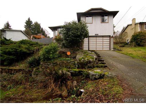 Main Photo: 3251 Jacklin Road in VICTORIA: Co Triangle Single Family Detached for sale (Colwood) : MLS®# 359769