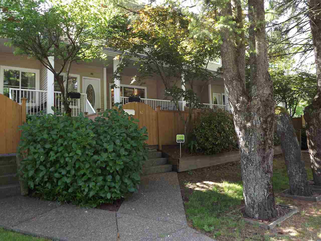 Main Photo: 10 10523 148 STREET in Surrey: Guildford Townhouse for sale (North Surrey) : MLS®# R2178106