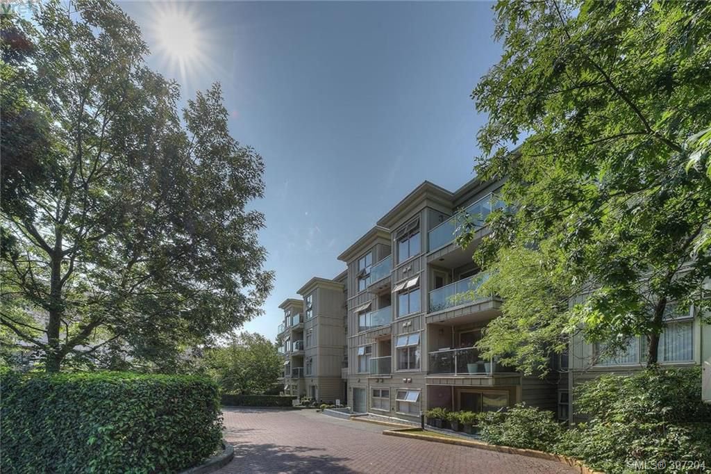 Main Photo: 406 535 Manchester Rd in VICTORIA: Vi Burnside Condo for sale (Victoria) : MLS®# 794563
