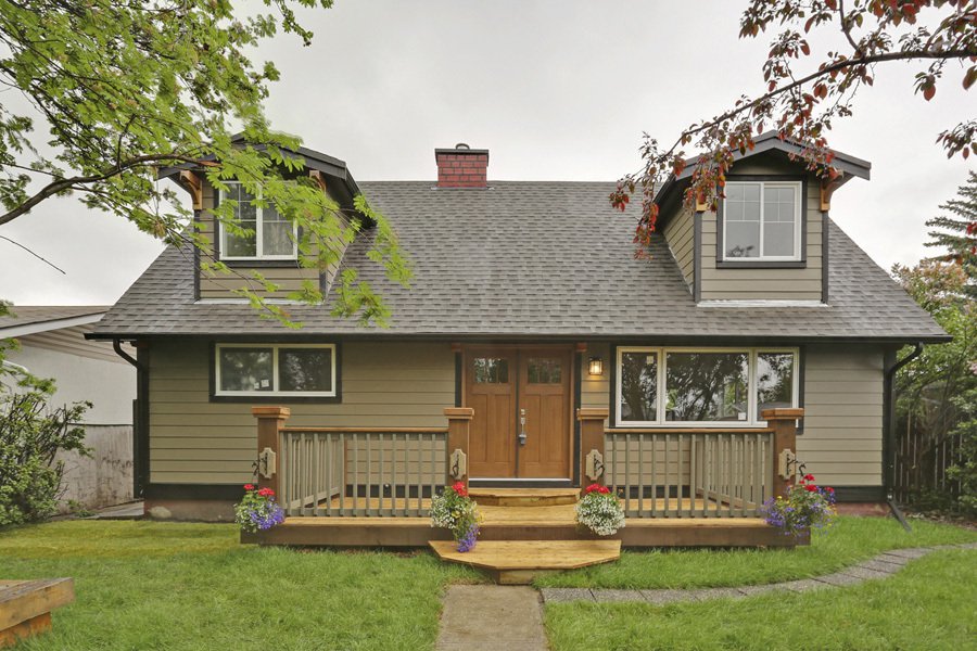 Main Photo: 83 Armstrong Crescent SE in Calgary: House for sale : MLS®# C3622395