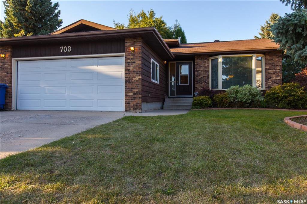 Main Photo: 703 Kingsmere Boulevard in Saskatoon: Lakeview SA Residential for sale : MLS®# SK706240