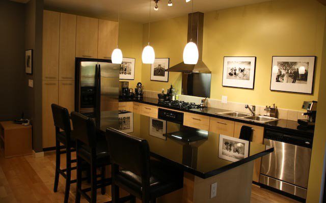 Main Photo: 202 560 Raven Woods Drive in Raven Woods: Roche Point Home for sale ()