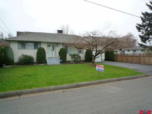 Main Photo: 46542 Pine Avenue in Chilliwack: House for sale : MLS®# H1101747