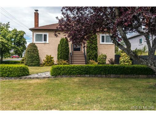 Main Photo: 3102 Earl Grey St in VICTORIA: SW Gorge House for sale (Saanich West) : MLS®# 735746