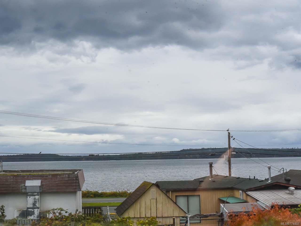 Main Photo: 5580 Horne St in UNION BAY: CV Union Bay/Fanny Bay Manufactured Home for sale (Comox Valley) : MLS®# 774407
