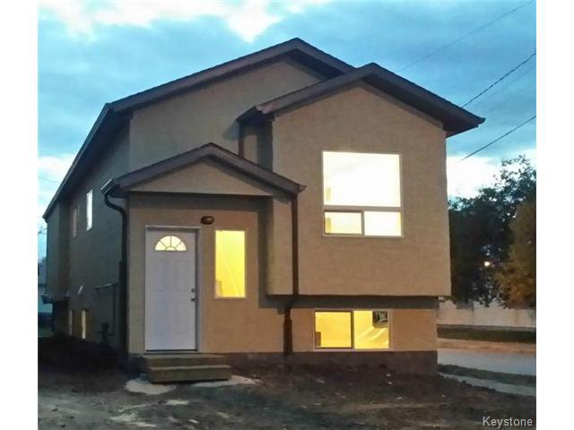 Main Photo: 349 ROSEBERRY Street in WINNIPEG: St James Residential for sale (West Winnipeg) : MLS®# 1322822