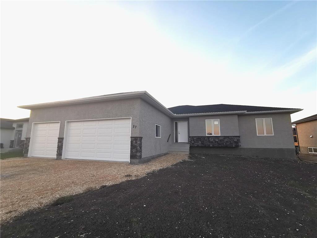Main Photo: 27 Palas Drive in Garson: R03 Residential for sale : MLS®# 202015057