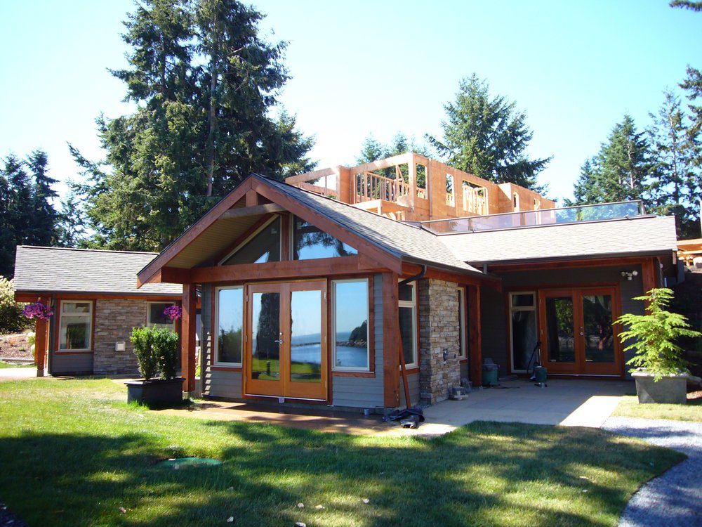 Main Photo: 494 Arbutus Drive in Mayne Island Resort Beach Homes: Beach Home for sale