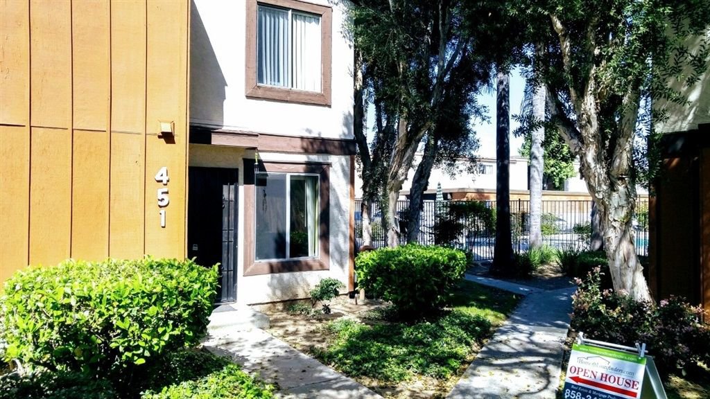 Main Photo: EL CAJON Townhome for sale : 2 bedrooms : 451 S Lincoln Ave