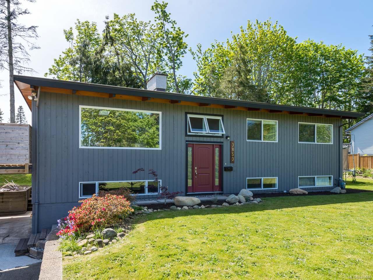 Main Photo: 3853 Livingstone Rd in ROYSTON: CV Courtenay South House for sale (Comox Valley) : MLS®# 813466