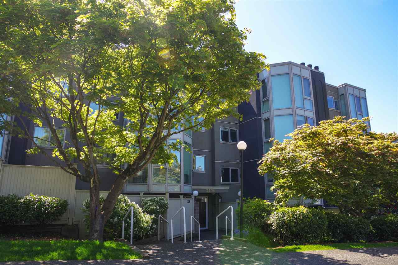 Main Photo: 207 2238 ETON STREET in Vancouver: Hastings Condo for sale (Vancouver East) : MLS®# R2454959