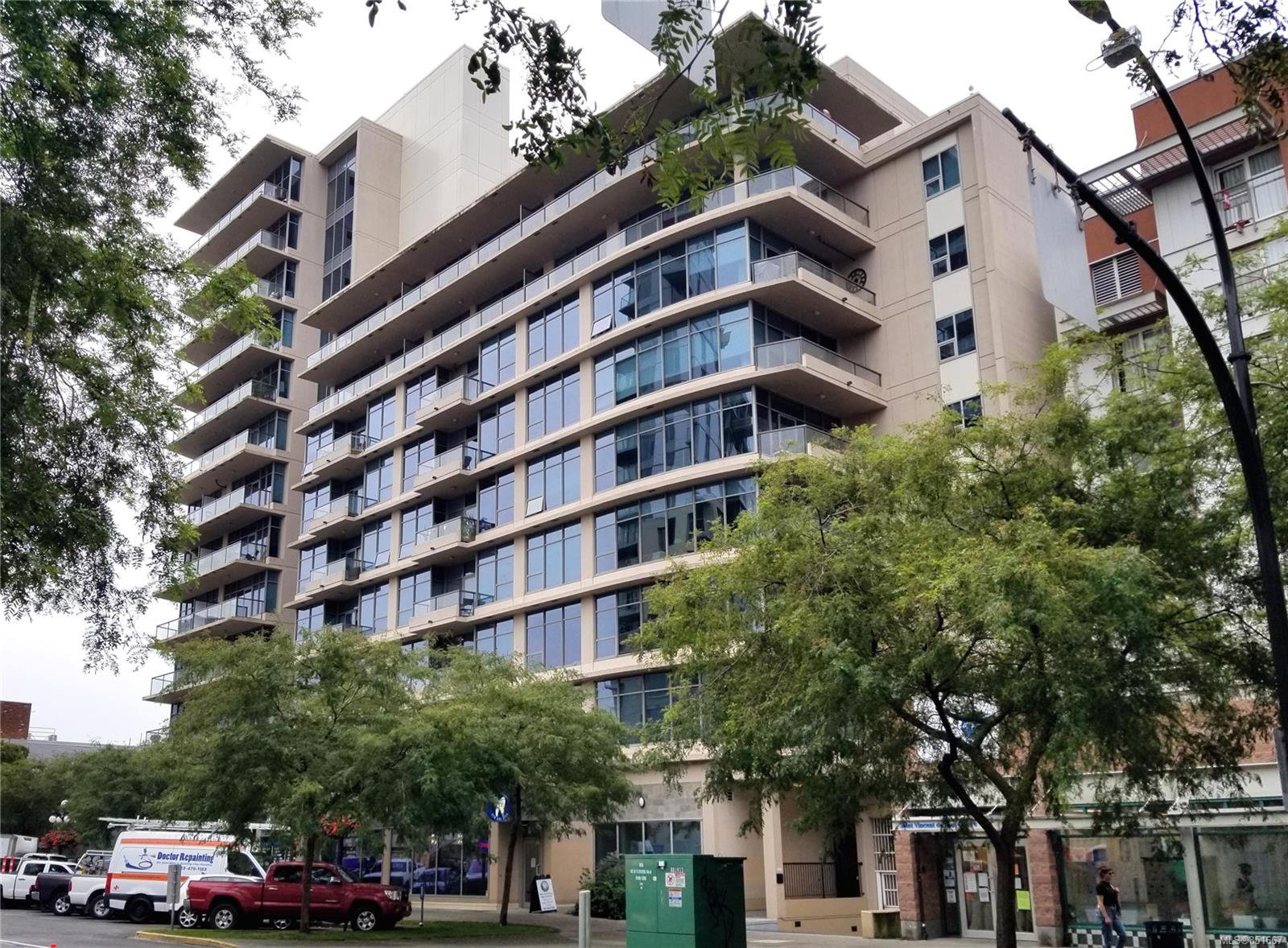 Main Photo: 811 845 Yates St in : Vi Downtown Condo for sale (Victoria) : MLS®# 851667