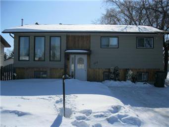 Main Photo: 205 4th Street West: Warman Single Family Dwelling for sale (Saskatoon NW) : MLS®# 393870