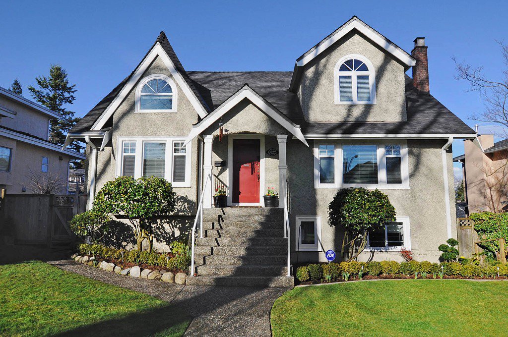 Main Photo: 3227 West 34th Avenue in Vancouver: MacKenzie Heights House for sale (Vancouver West) : MLS®# v935652