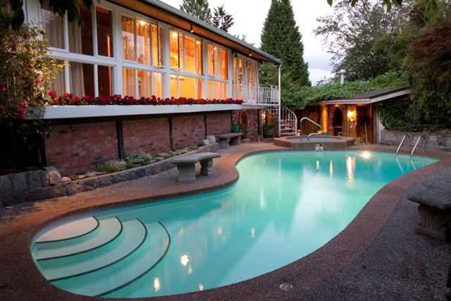 Main Photo: 1860 MYRTLE WAY: House for sale : MLS®# V943029