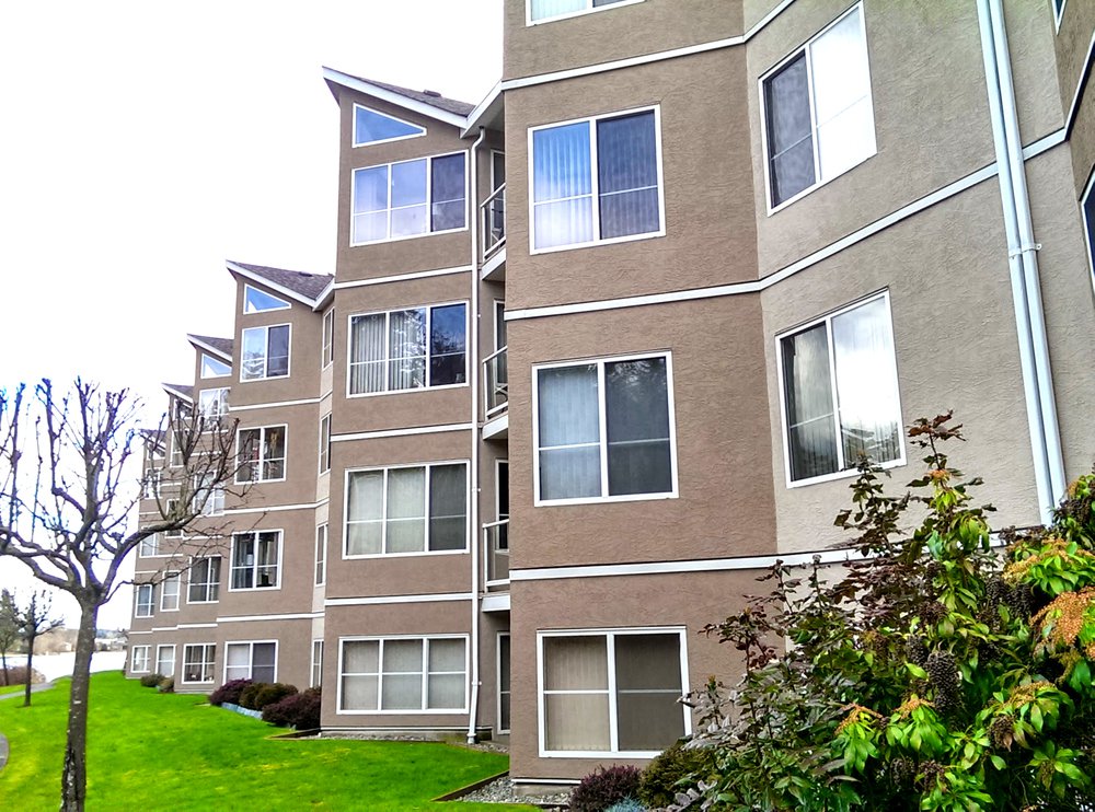 Main Photo: 214 4969 WILLS ROAD in Uplands: Apartment for sale : MLS®# 369691