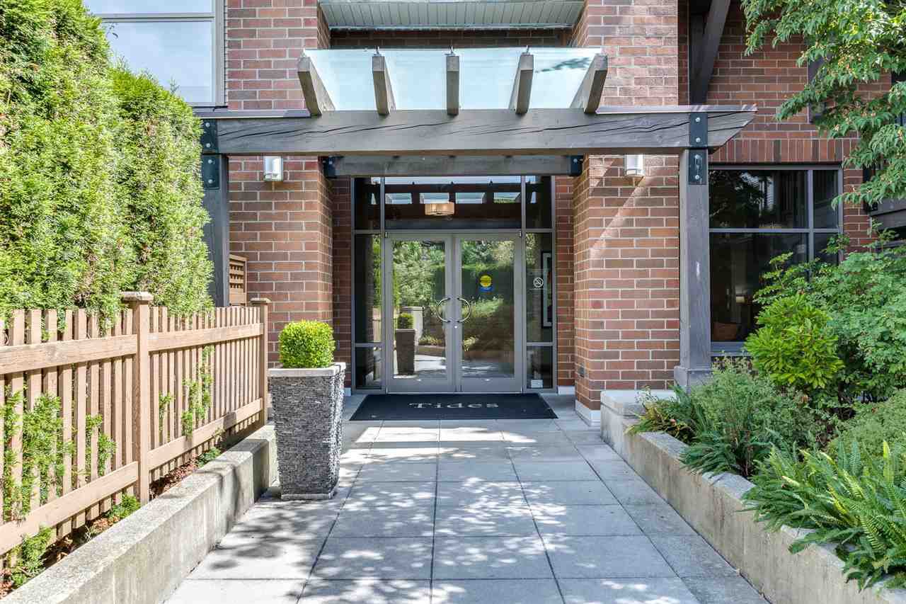 Main Photo: 311 400 KLAHANIE DRIVE in Port Moody: Port Moody Centre Condo for sale : MLS®# R2483122