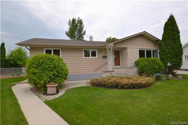 Main Photo: 630 Ian Place in Winnipeg: North Kildonan Residential for sale (3F) : MLS®# 1717731