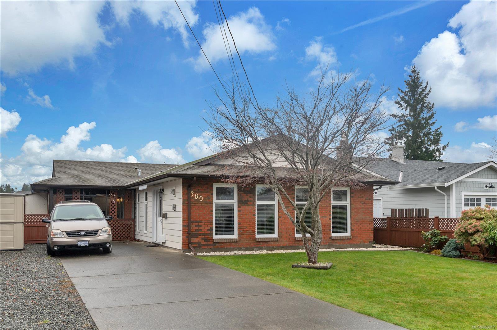 Main Photo: 380 Parkway Rd in : CR Willow Point House for sale (Campbell River) : MLS®# 860917