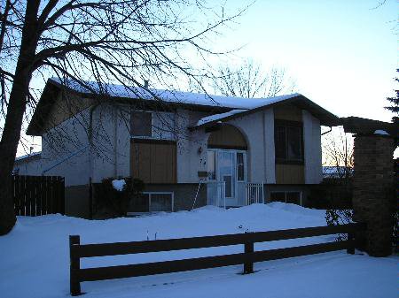 Main Photo: 74 Dzyndra Cres.: Residential for sale (Missions Gardens) : MLS®# 2700841