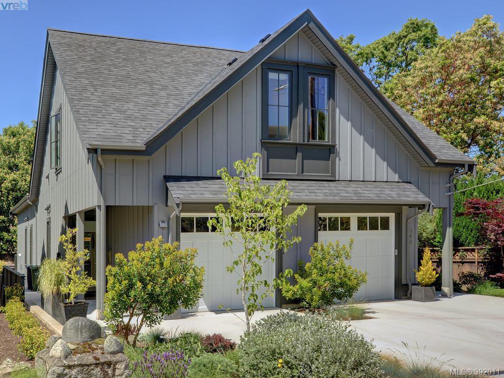 Main Photo: 142 St. Andrews Street in VICTORIA: Vi James Bay Strata Duplex Unit for sale (Victoria) : MLS®# 392011