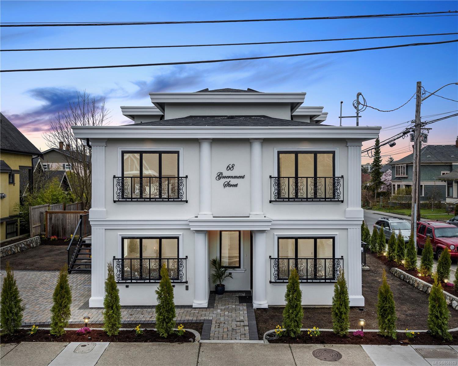 Main Photo: 68 Government St in : Vi James Bay House for sale (Victoria) : MLS®# 858163