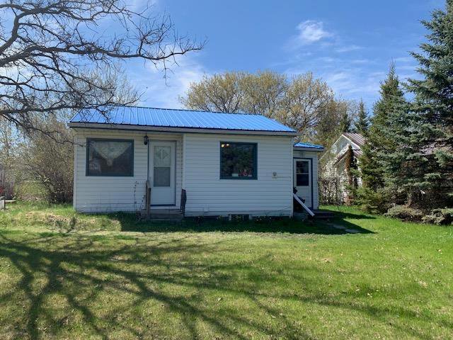 Main Photo: 38 Main Street in Roseau River: R17 Residential for sale : MLS®# 1912493