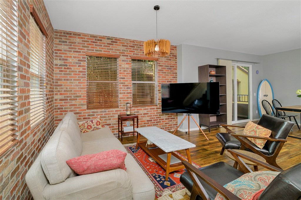 Main Photo: EAST SAN DIEGO Townhome for sale : 3 bedrooms : 5435 Soho View Ter in San Diego