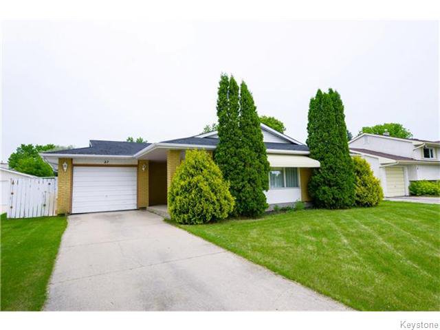 Main Photo: 27 Ryerson Avenue in Winnipeg: Fort Garry / Whyte Ridge / St Norbert Residential for sale (South Winnipeg) : MLS®# 1616167