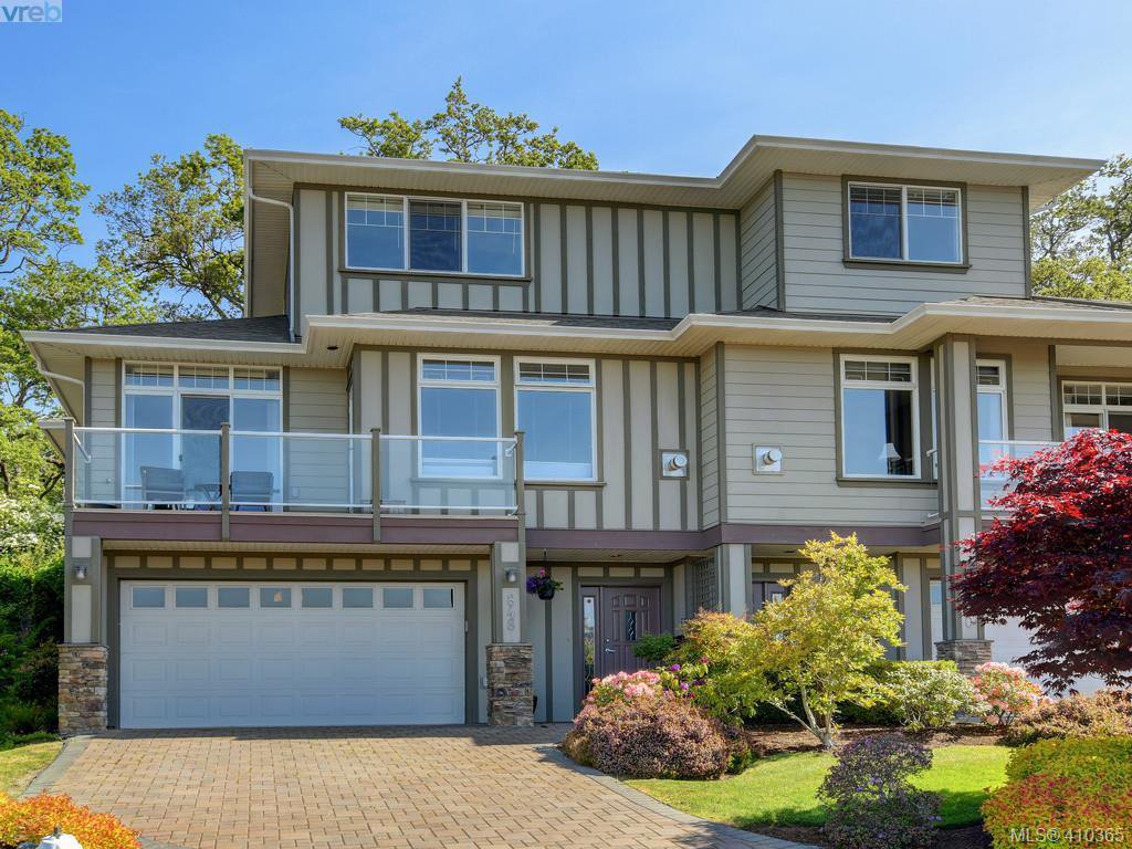 Main Photo: 848 Rainbow Crescent in VICTORIA: SE High Quadra Row/Townhouse for sale (Saanich East) : MLS®# 410365