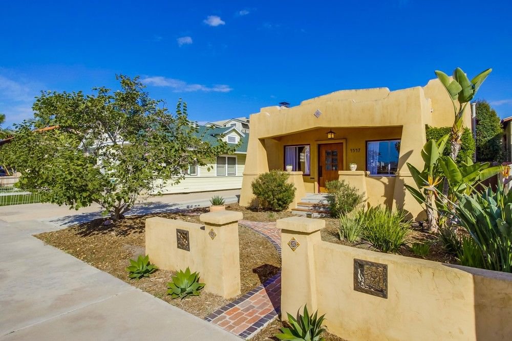 Main Photo: UNIVERSITY HEIGHTS House for sale : 3 bedrooms : 4547 Cleveland Ave in San Diego