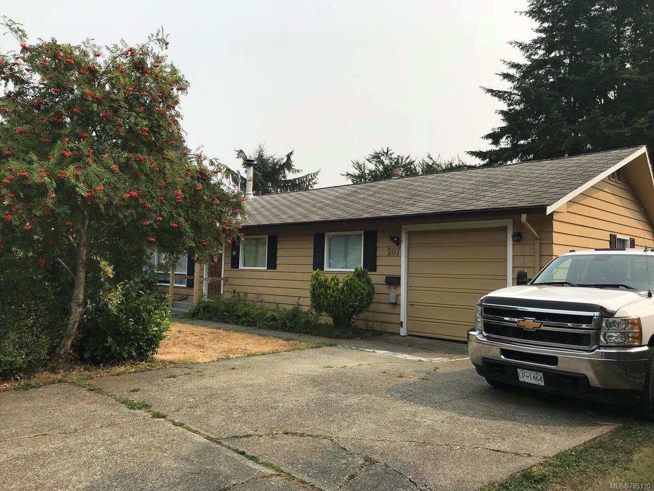 Main Photo: 207 Twillingate Rd in CAMPBELL RIVER: CR Willow Point House for sale (Campbell River) : MLS®# 795130