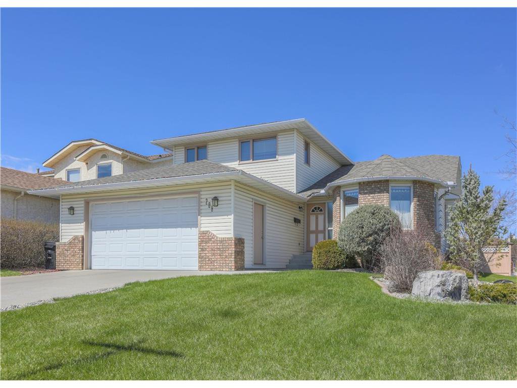 Main Photo: 208 Wood Valley Bay SW: Calgary House for sale : MLS®# c4113660