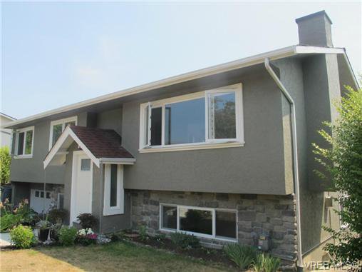 Main Photo: 1875 Rye Pl in SAANICHTON: CS Saanichton House for sale (Central Saanich) : MLS®# 684224