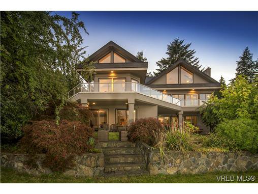 Main Photo: 4961 Lochside Drive in VICTORIA: SE Cordova Bay Single Family Detached for sale (Saanich East) : MLS®# 369362
