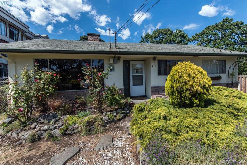 Main Photo: 918 Bay St in VICTORIA: Vi Hillside House for sale (Victoria) : MLS®# 787949