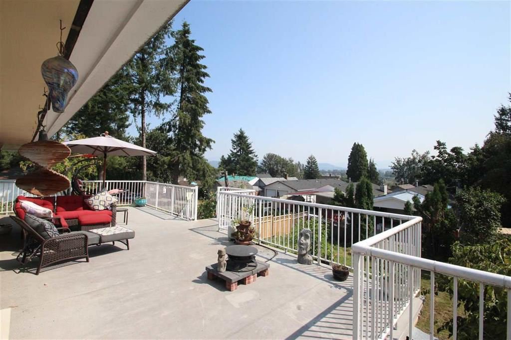 Main Photo: 32870 2nd Avenue in Mission: Mission BC House for sale : MLS®# R2374043