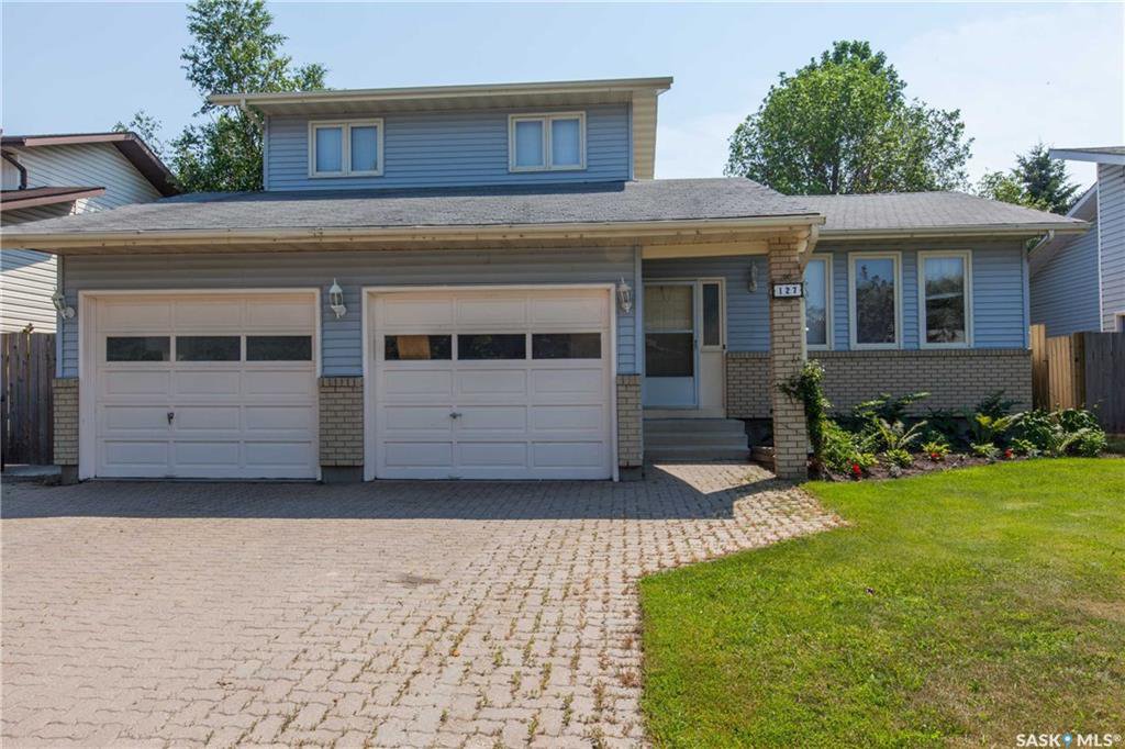 Main Photo: 127 Brunst Crescent in Saskatoon: Erindale Residential for sale : MLS®# SK703751