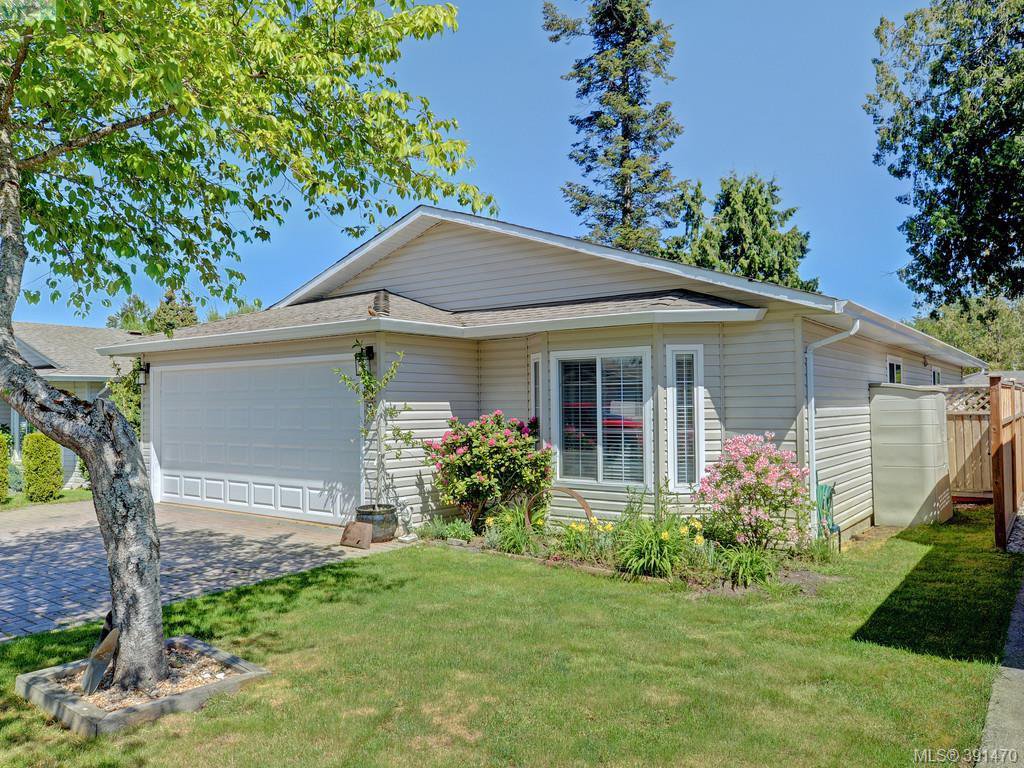 Main Photo: 19 7570 Tetayut Rd in SAANICHTON: CS Hawthorne Manufactured Home for sale (Central Saanich) : MLS®# 786908