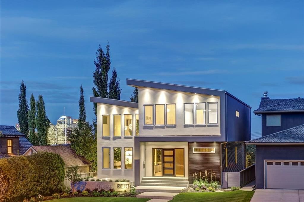 Main Photo: 2510 19 Street SW in Calgary: Bankview House for sale : MLS®# C4193435