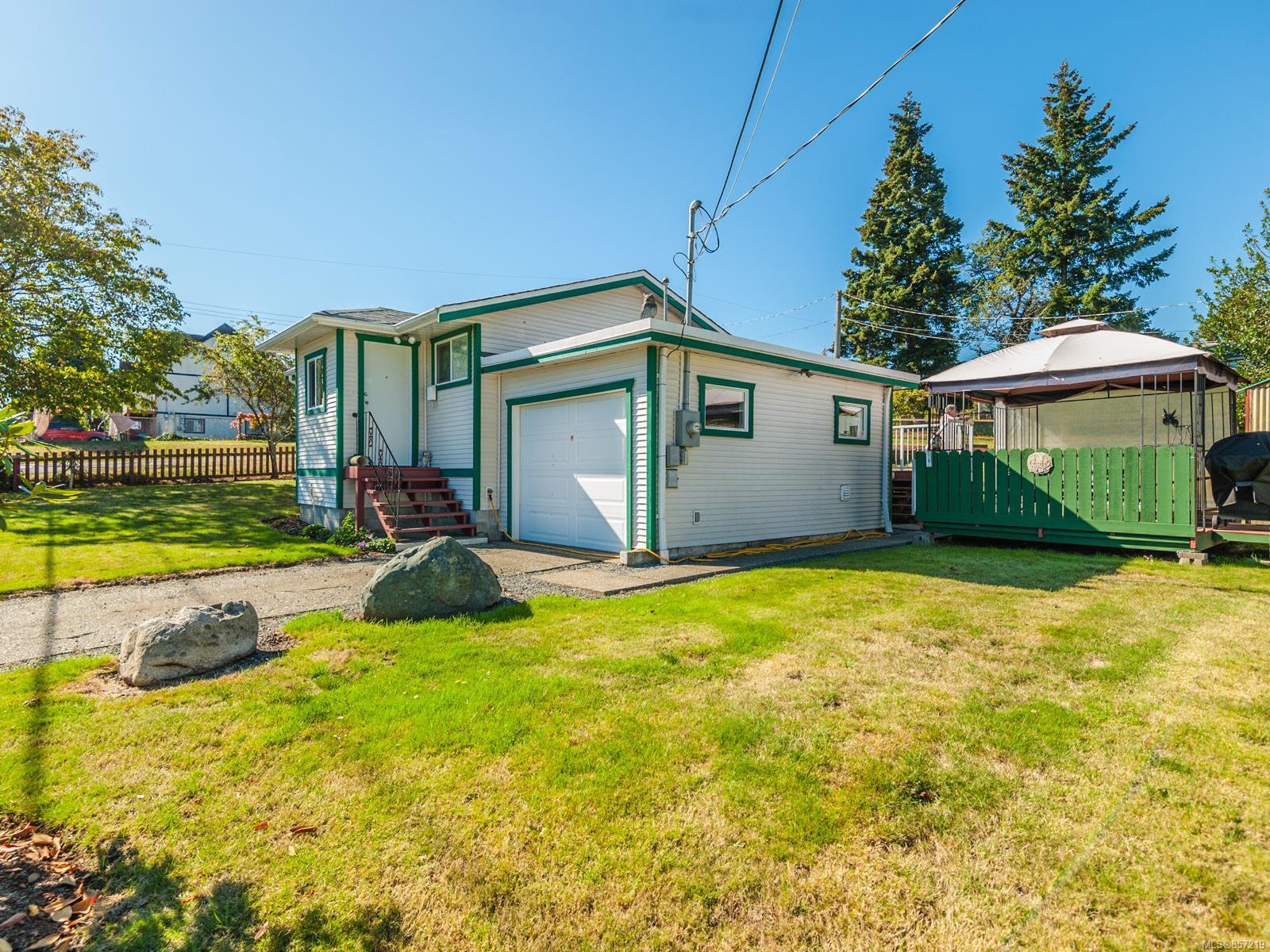 Main Photo: 27 Howard Ave in : Na University District House for sale (Nanaimo) : MLS®# 857219