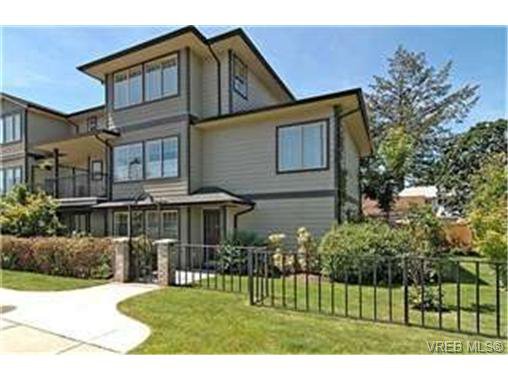 Main Photo: in VICTORIA: La Langford Proper Row/Townhouse for sale (Langford) : MLS®# 454754