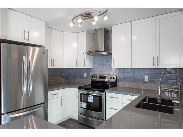 Main Photo: 2 1328 Brunette Avenue in Coquitlam: Townhouse for sale : MLS®# V1080328
