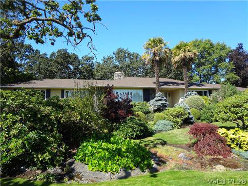 Main Photo: 3220 BEACH Drive in VICTORIA: OB Uplands Residential for sale (Oak Bay) : MLS®# 313381