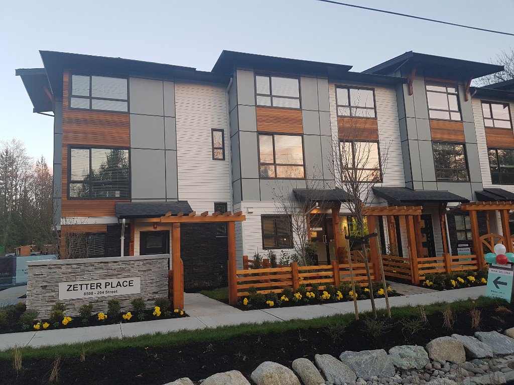 Main Photo: 59 8508 204 st in Langley: Willoughby Heights Townhouse for sale : MLS®# R2124332