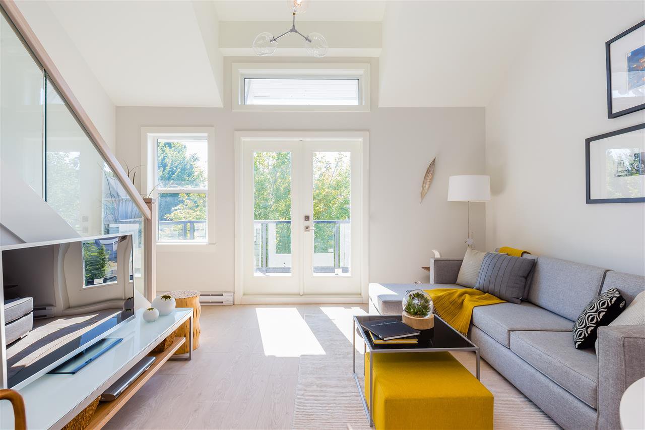 Main Photo: 201 2757 HORLEY STREET in Vancouver: Collingwood VE Townhouse for sale (Vancouver East) : MLS®# R2319172